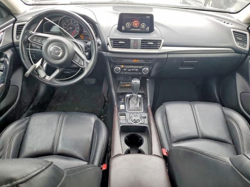 3MZBN1V32JM210307