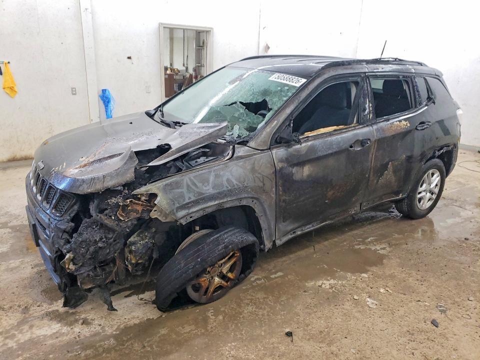 2018 JEEP COMPASS — VIN 3C4NJCAB3JT226560