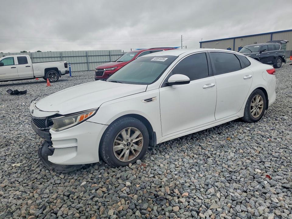 2018 KIA OPTIMA — VIN 5XXGT4L38JG227990