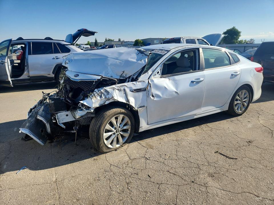 2018 KIA OPTIMA — VIN 5XXGT4L31JG255906