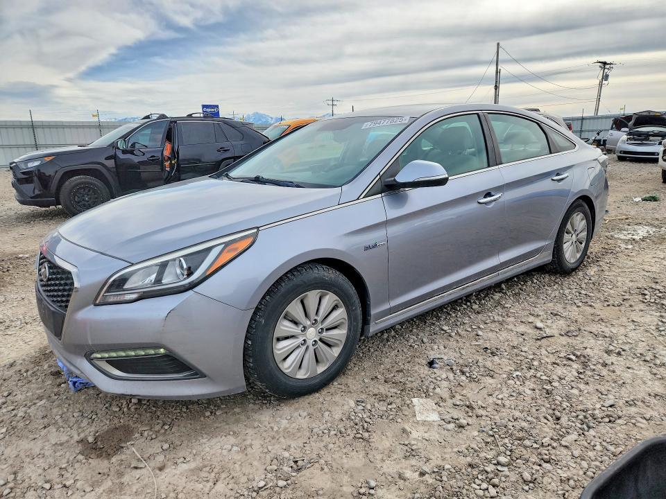2017 HYUNDAI SONATA HYBRID — VIN KMHE24L14HA055497