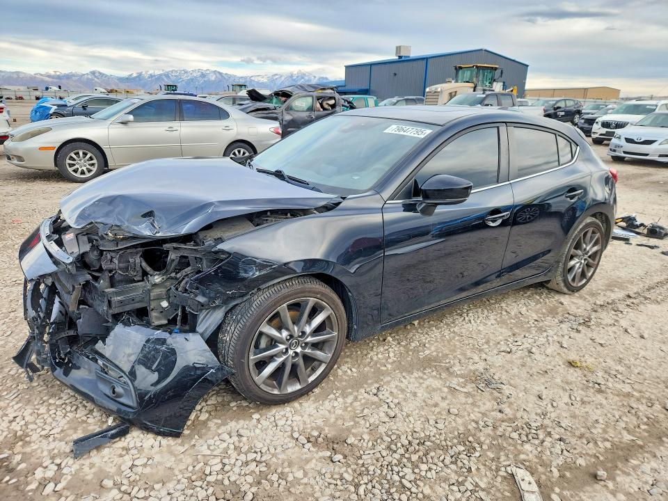 2018 MAZDA 3 — VIN 3MZBN1M33JM240160