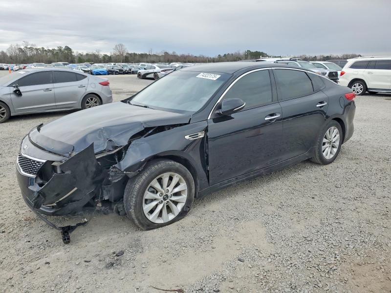 2017 KIA OPTIMA — VIN 5XXGU4L35HG166489
