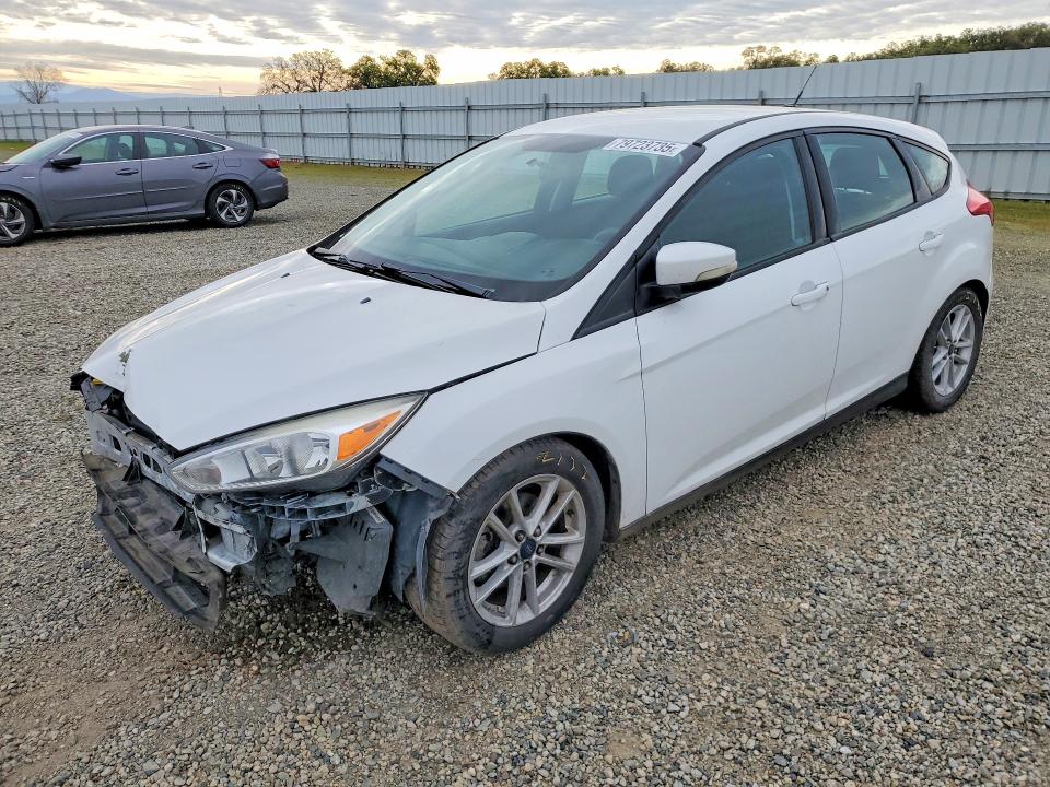 2016 FORD FOCUS — VIN 1FADP3K21GL270477