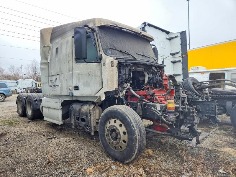 2015 VOLVO VNL — VIN 4V4NC9TH9FN918669