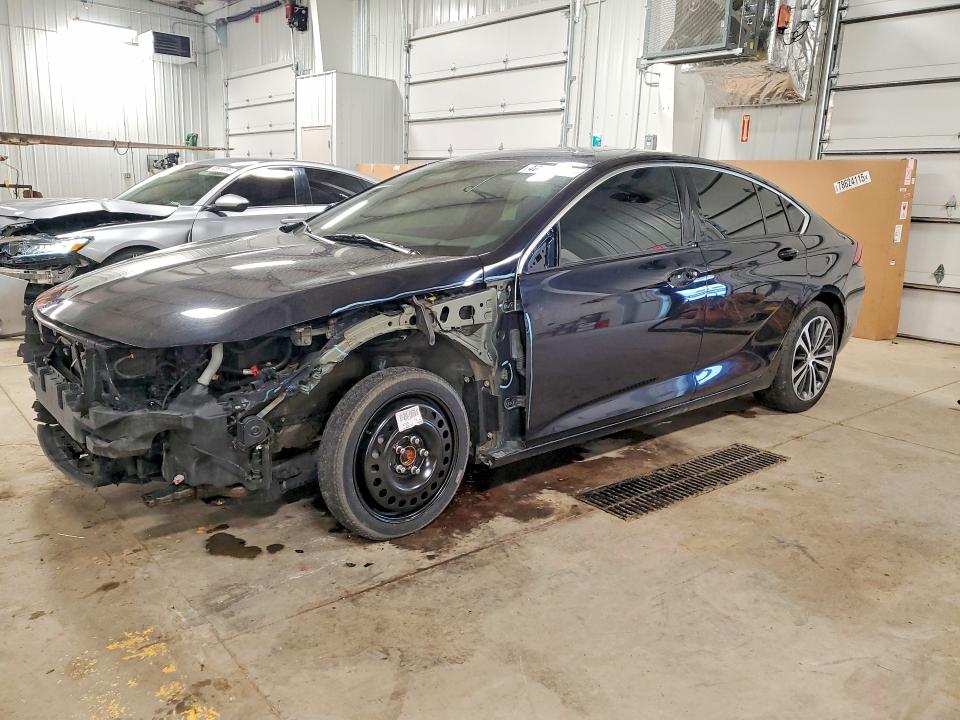 2018 BUICK REGAL — VIN W04GP6SX9J1119811