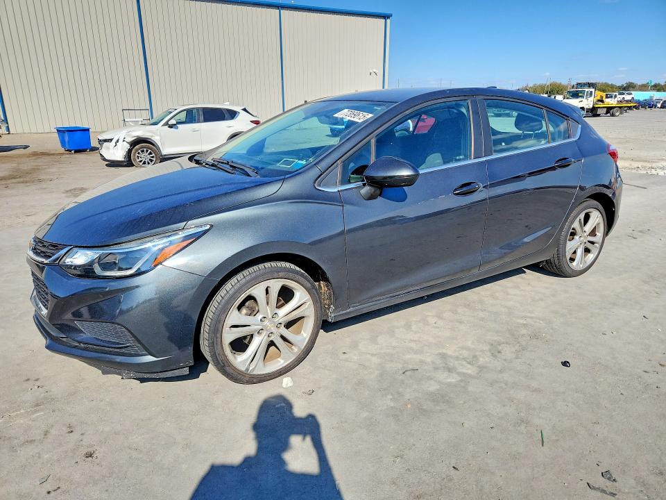 2017 CHEVROLET CRUZE — VIN 3G1BE6SMXHS585468