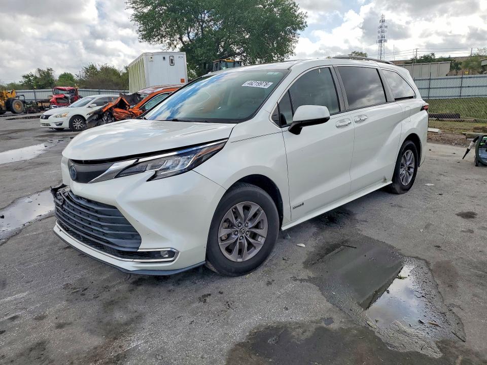 2021 TOYOTA SIENNA — VIN 5TDYRKEC5MS044943