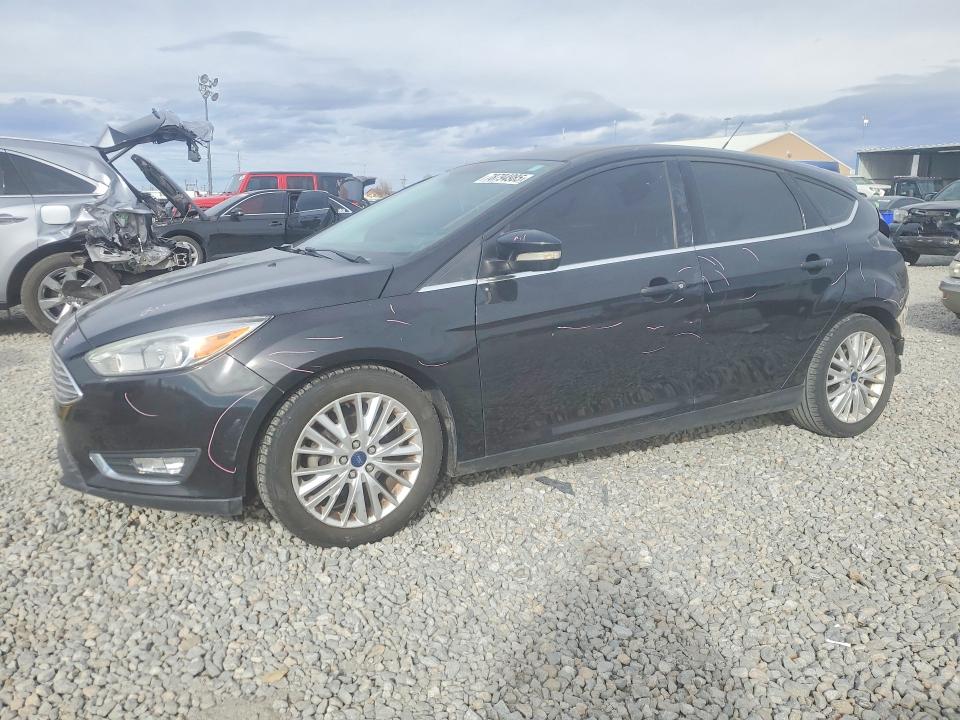 2015 FORD FOCUS — VIN 1FADP3N23FL386905
