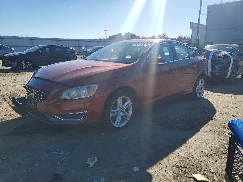 2015 VOLVO S60 PREMIE — VIN YV140MFB4F2311388