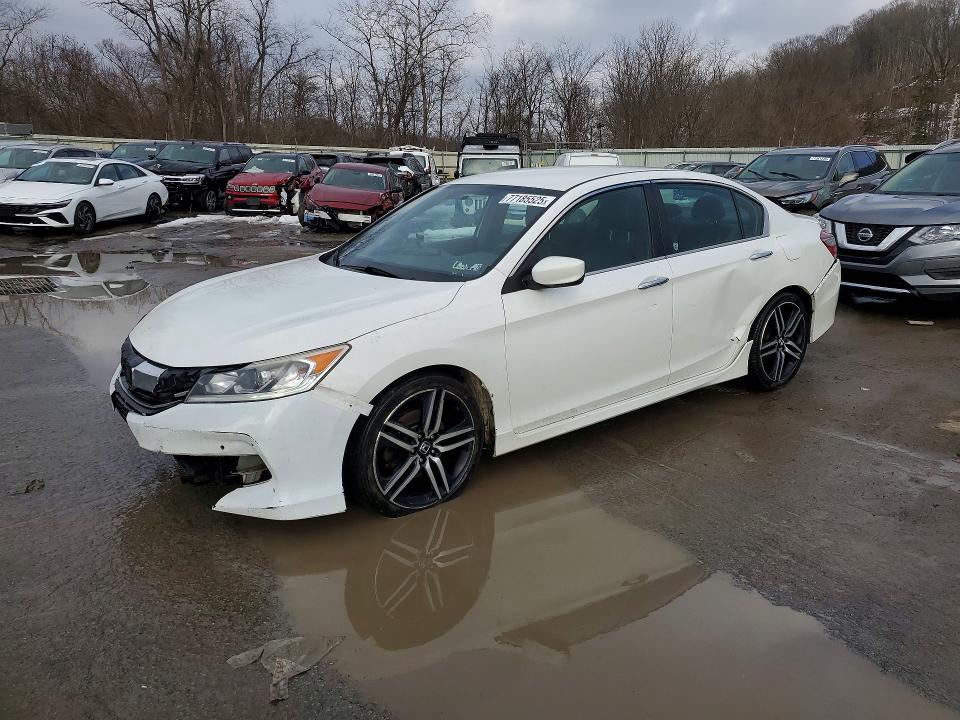 2017 HONDA ACCORD — VIN 1HGCR2F10HA151846