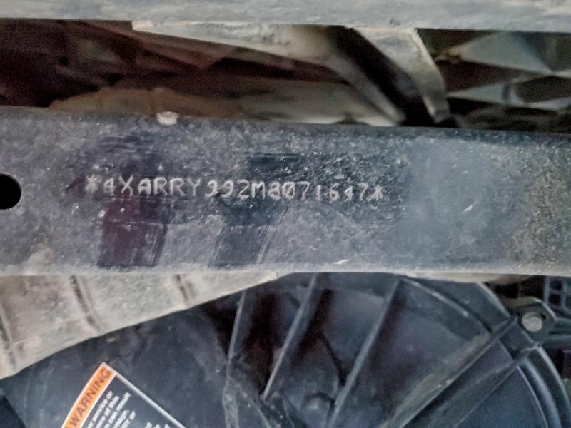 4XARRY992M8071647