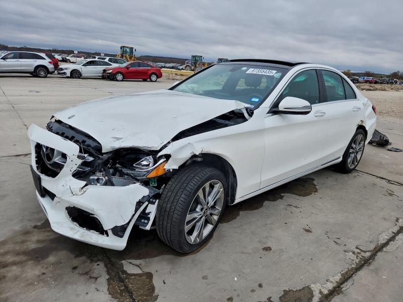 2018 MERCEDES-BENZ C 300 — VIN 55SWF4JB5JU281679