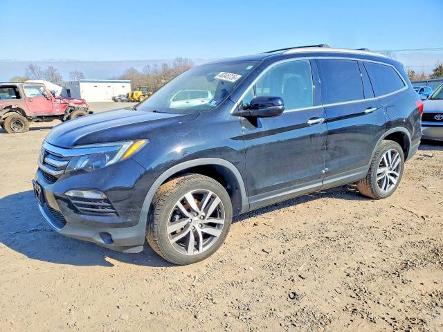 2017 HONDA PILOT — VIN 5FNYF6H94HB086577