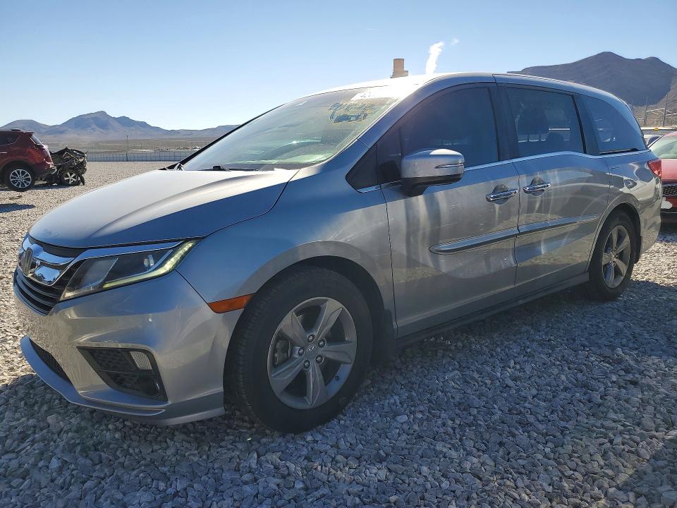 2018 HONDA ODYSSEY — VIN 5FNRL6H79JB018888