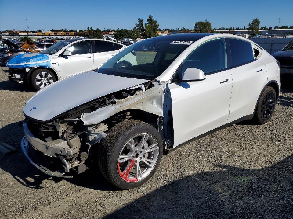 2022 TESLA MODEL Y — VIN 7SAYGDEE2NF347139
