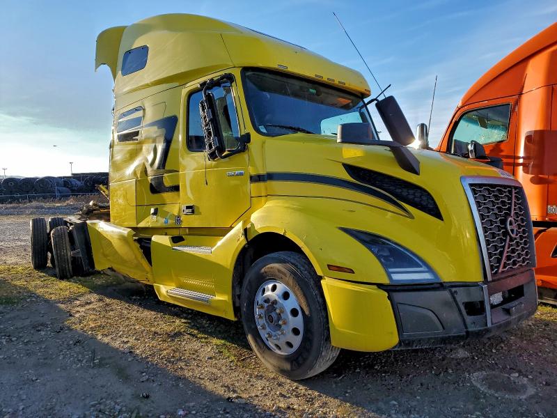 2020 VOLVO VN VNL — VIN 4V4NC9EH8LN231238