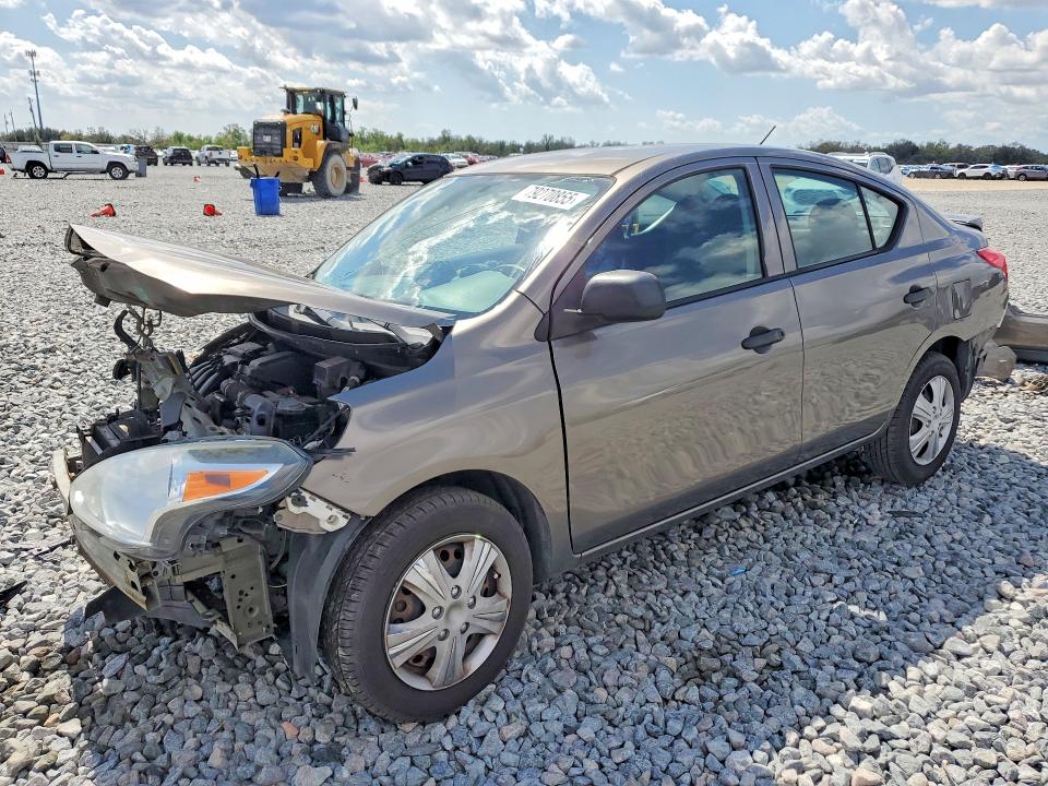 2015 NISSAN VERSA — VIN 3N1CN7APXFL811760