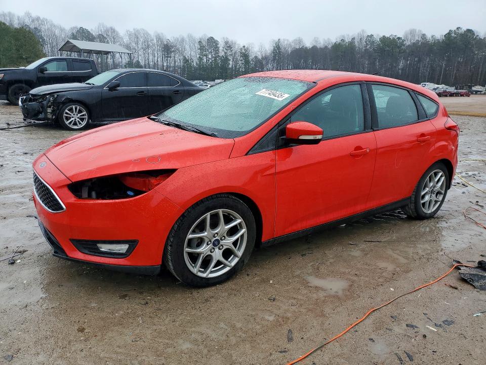 2015 FORD FOCUS — VIN 1FADP3K21FL302679