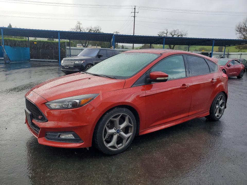 2018 FORD FOCUS — VIN 1FADP3L93JL282956