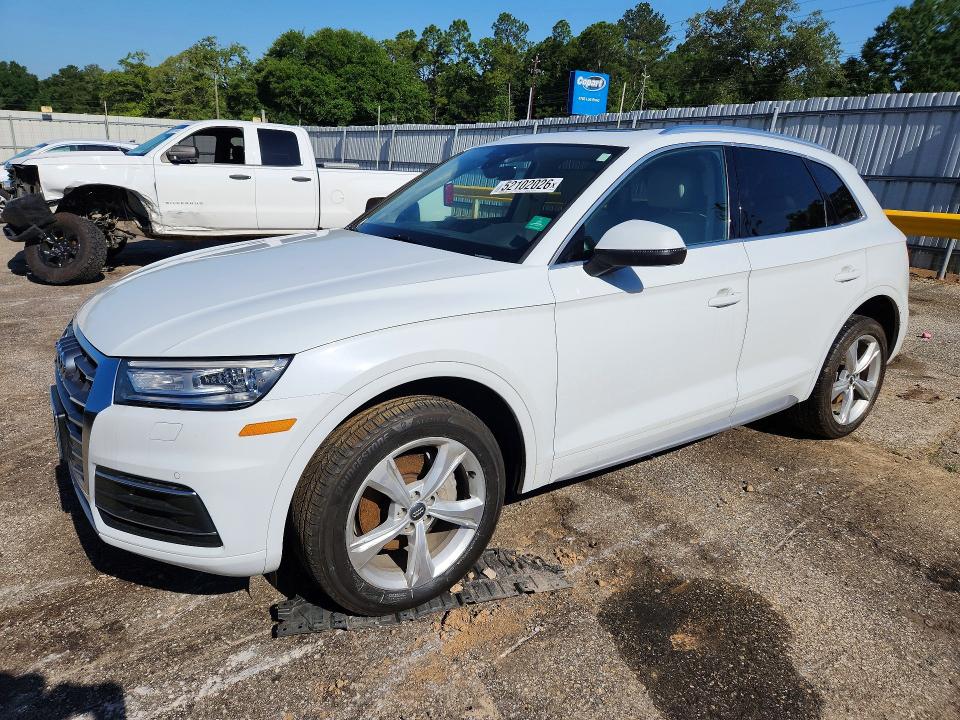 2020 AUDI Q5 — VIN WA1ANAFY8L2017740
