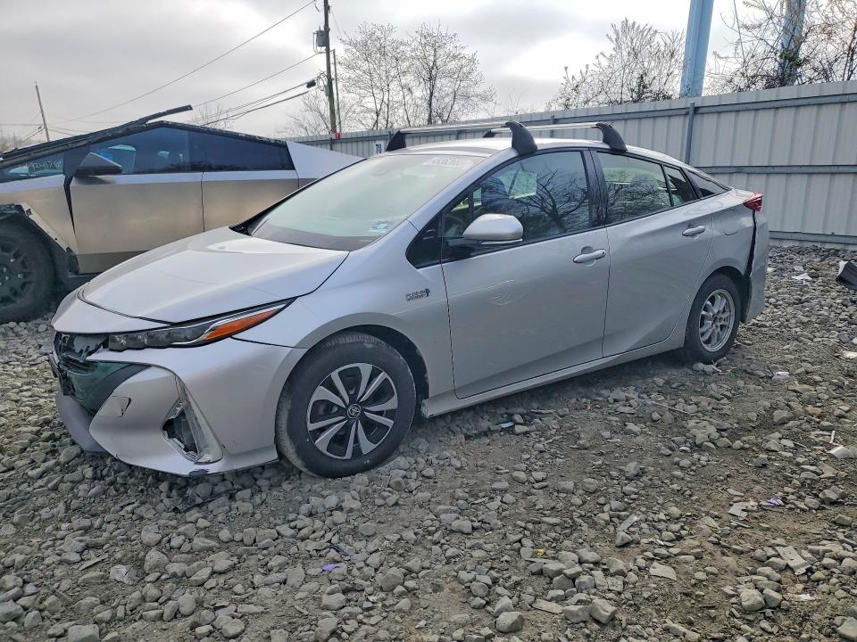2017 TOYOTA PRIUS PRIME — VIN JTDKARFP8H3040044