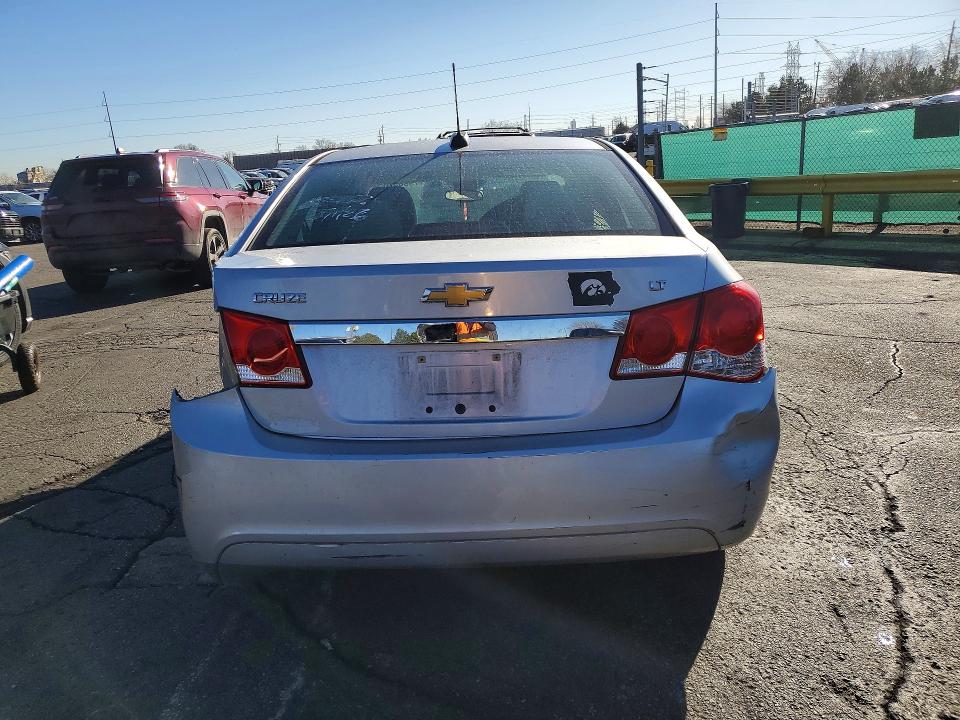 1G1PE5SB4F7143800