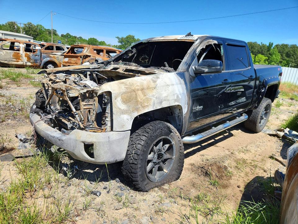 2018 CHEVROLET SILVERADO — VIN 3GCUKREC0JG257675