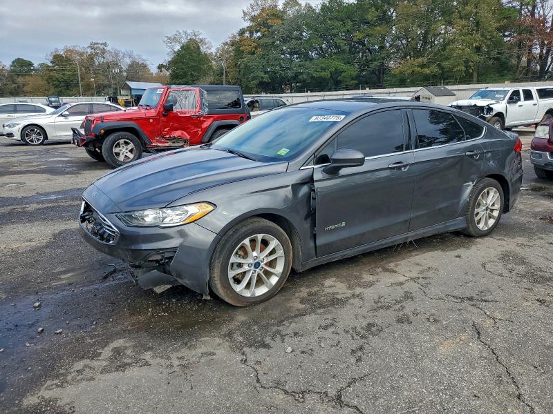 2019 FORD FUSION SE — VIN 3FA6P0LU6KR119975