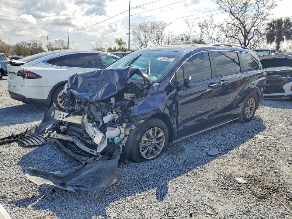 2022 TOYOTA SIENNA — VIN 5TDYRKEC6NS108022