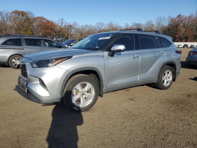 2022 TOYOTA HIGHLANDER — VIN 5TDCZRBH4NS584434