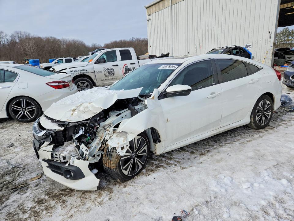 2017 HONDA CIVIC — VIN 2HGFC1F35HH637886