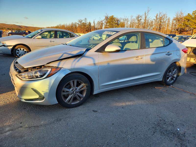 2017 HYUNDAI ELANTRA SE — VIN 5NPD84LF9HH116930