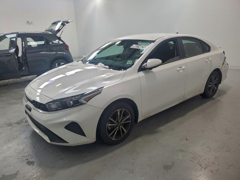 2024 KIA FORTE LX — VIN 3KPF24AD3RE745701