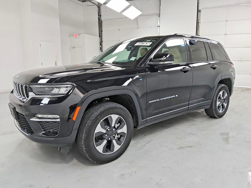 2024 JEEP GRAND CHEROKEE — VIN 1C4RJYB61RC113035