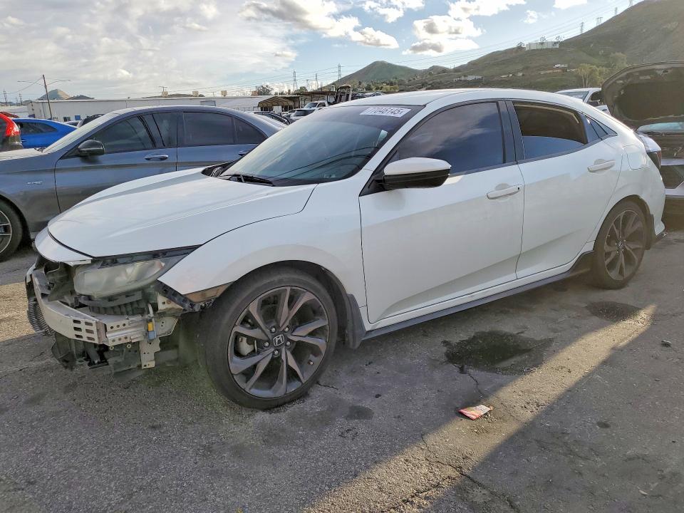 2018 HONDA CIVIC — VIN SHHFK7H48JU418893