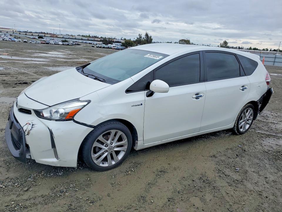 2015 TOYOTA PRIUS V — VIN JTDZN3EU1FJ032562