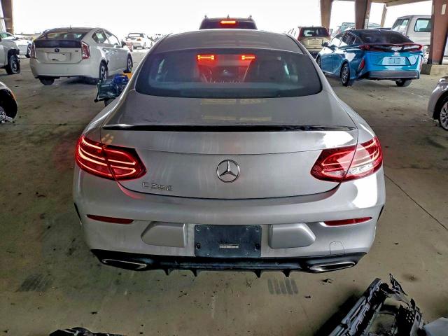 WDDWJ8DB6KF810207