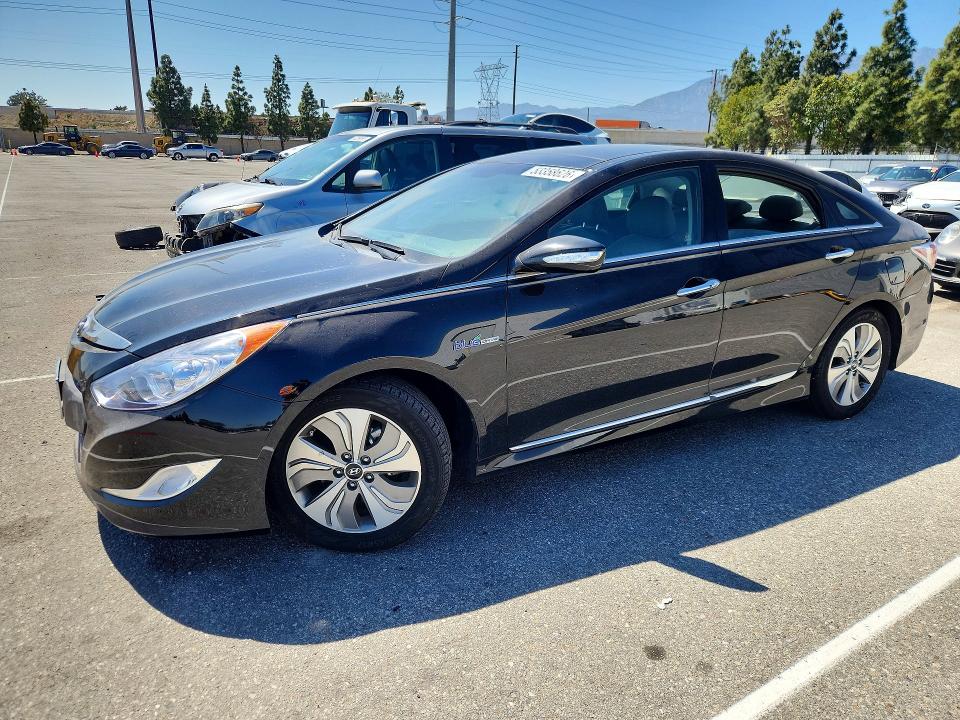 2015 HYUNDAI SONATA HYBRID — VIN KMHEC4A44FA136524