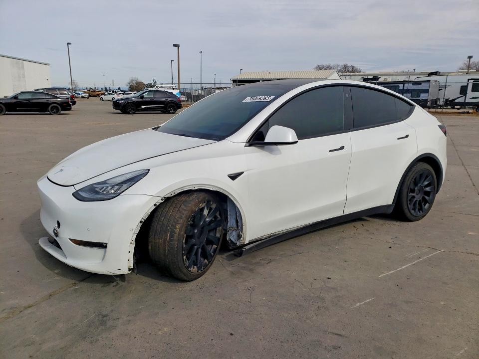 2022 TESLA MODEL Y — VIN 7SAYGDEE1NF507432