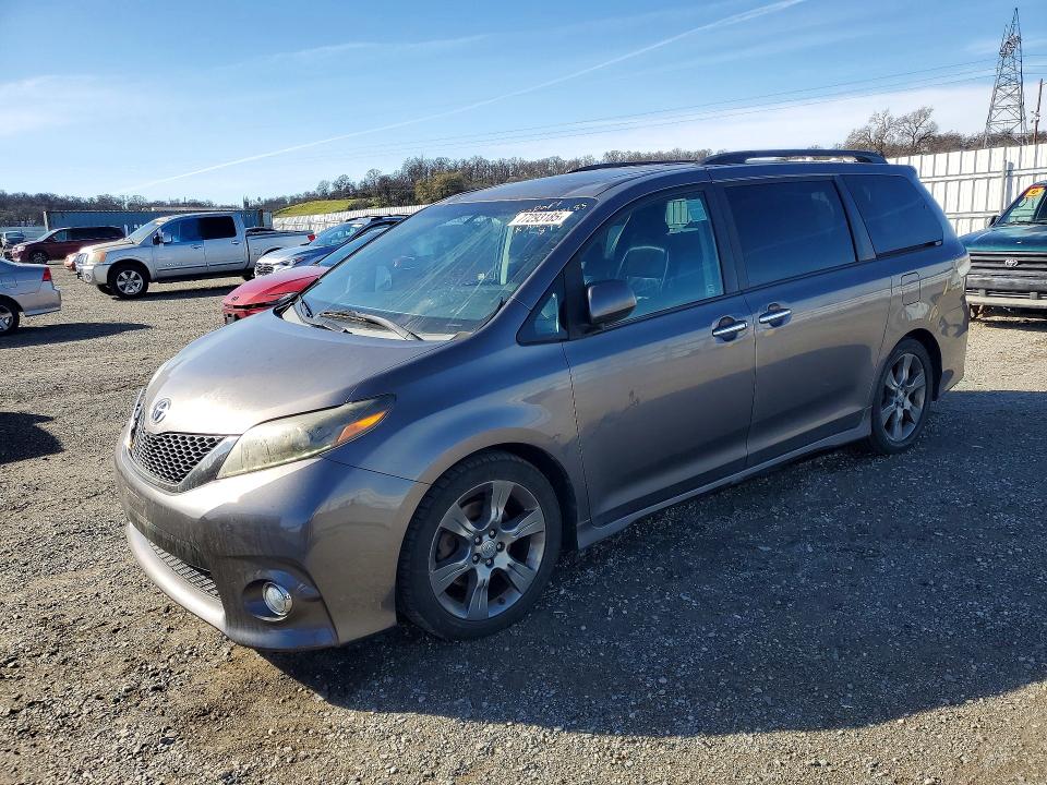 2015 TOYOTA SIENNA SPO — VIN 5TDXK3DC4FS680585