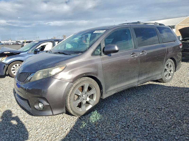 2011 TOYOTA SIENNA SPO — VIN 5TDXK3DC4BS117840