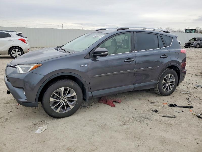 2018 TOYOTA RAV4 HV LE — VIN JTMRJREVXJD236839