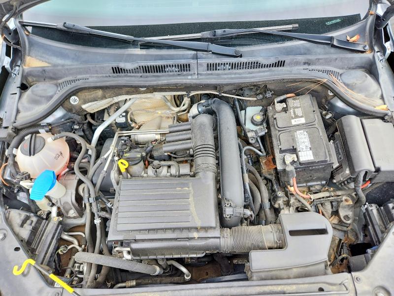 3VW2B7AJ7HM317086