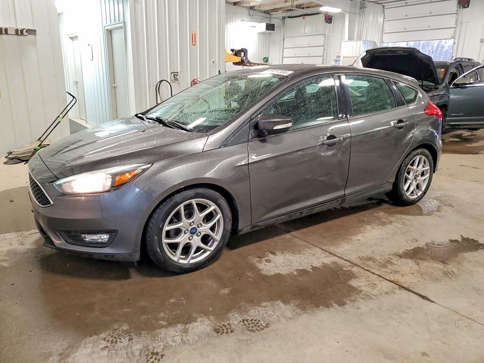 2015 FORD FOCUS — VIN 1FADP3K21FL375051