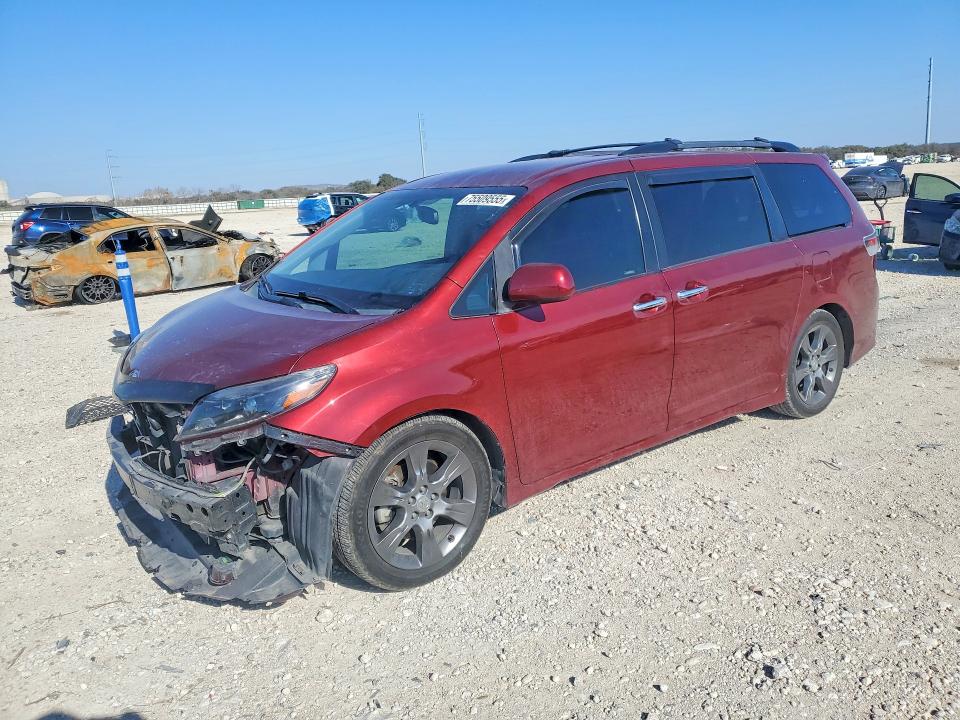2015 TOYOTA SIENNA SPO — VIN 5TDXK3DC5FS627331