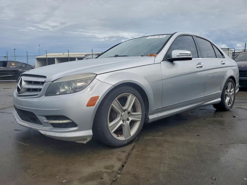 2011 MERCEDES-BENZ C 300 — VIN WDDGF5EB8BA450843