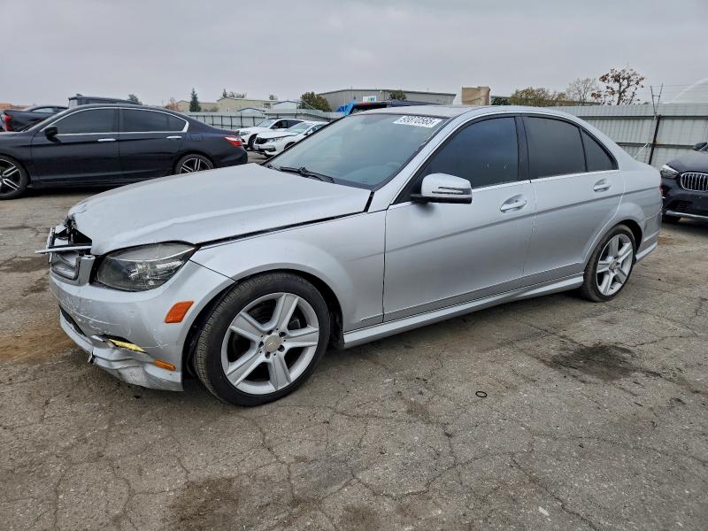 2011 MERCEDES-BENZ C 300 — VIN WDDGF5EB3BR174038