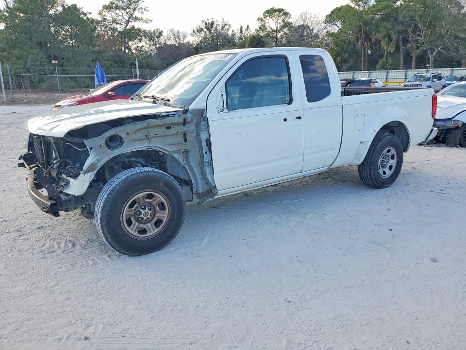 2015 NISSAN FRONTIER — VIN 1N6BD0CT3FN738418
