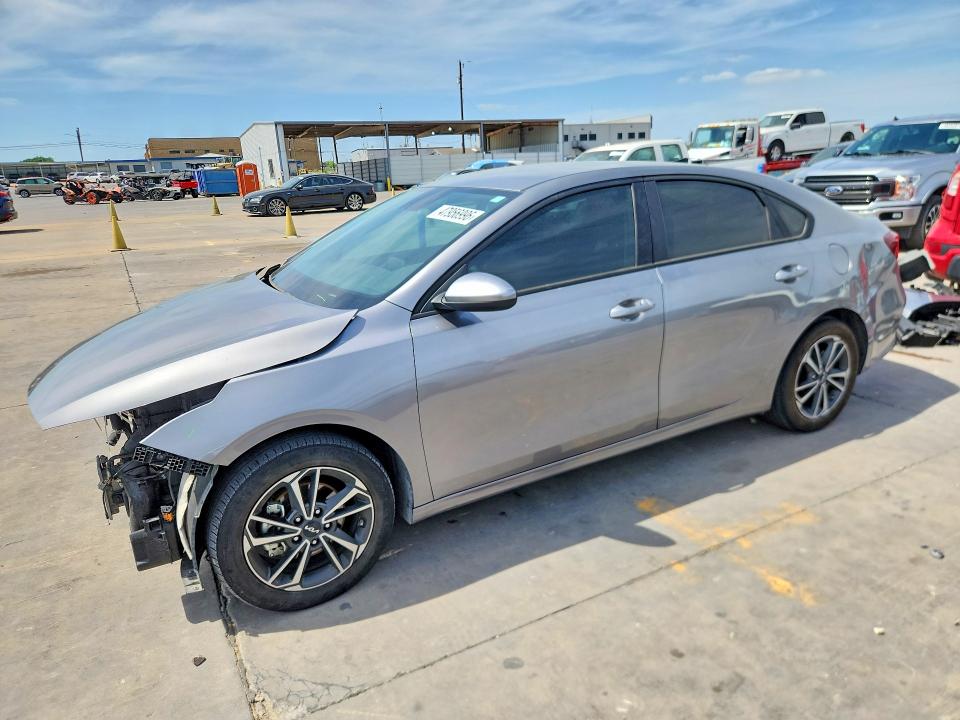 2024 KIA FORTE — VIN 3KPF24AD0RE841169